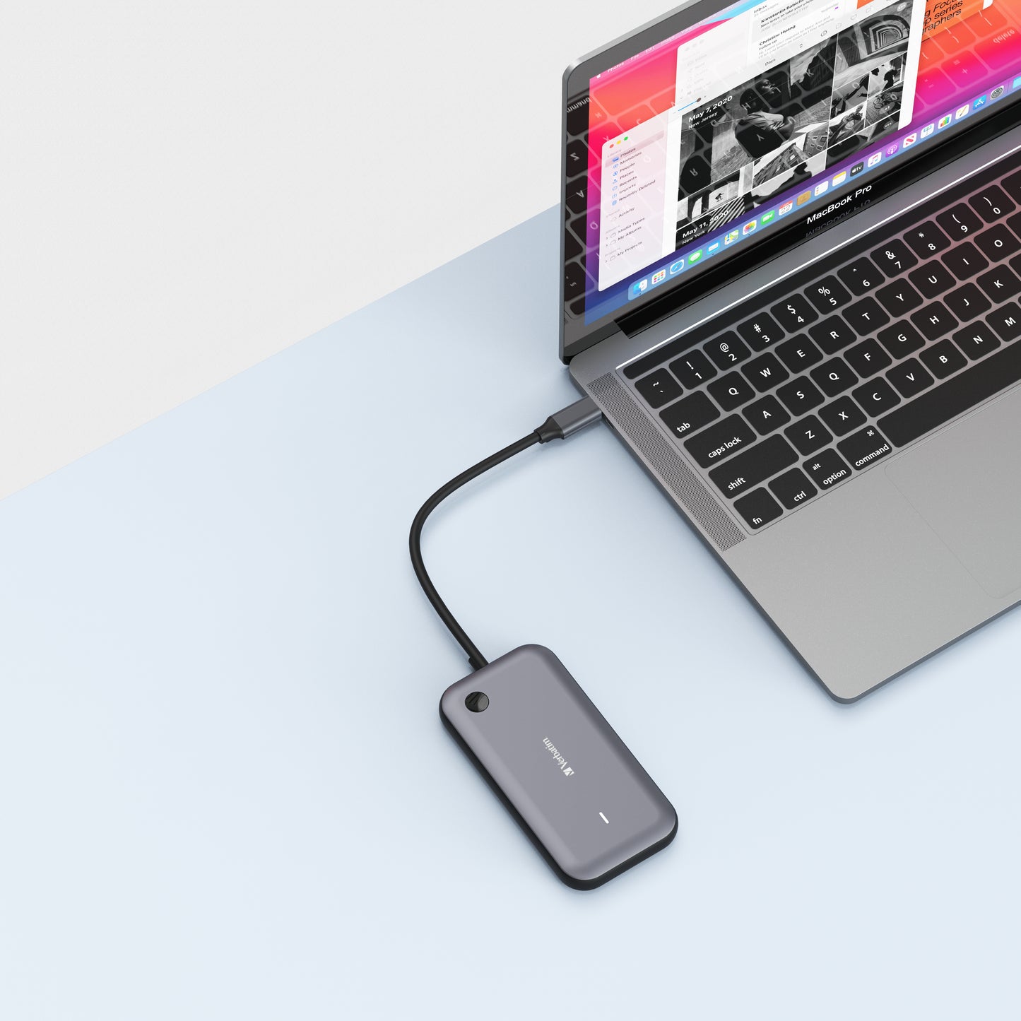 Adaptador Verbatim Inalámbrico USB-C con Lector de Tarjetas QCast Mirror WDA-01