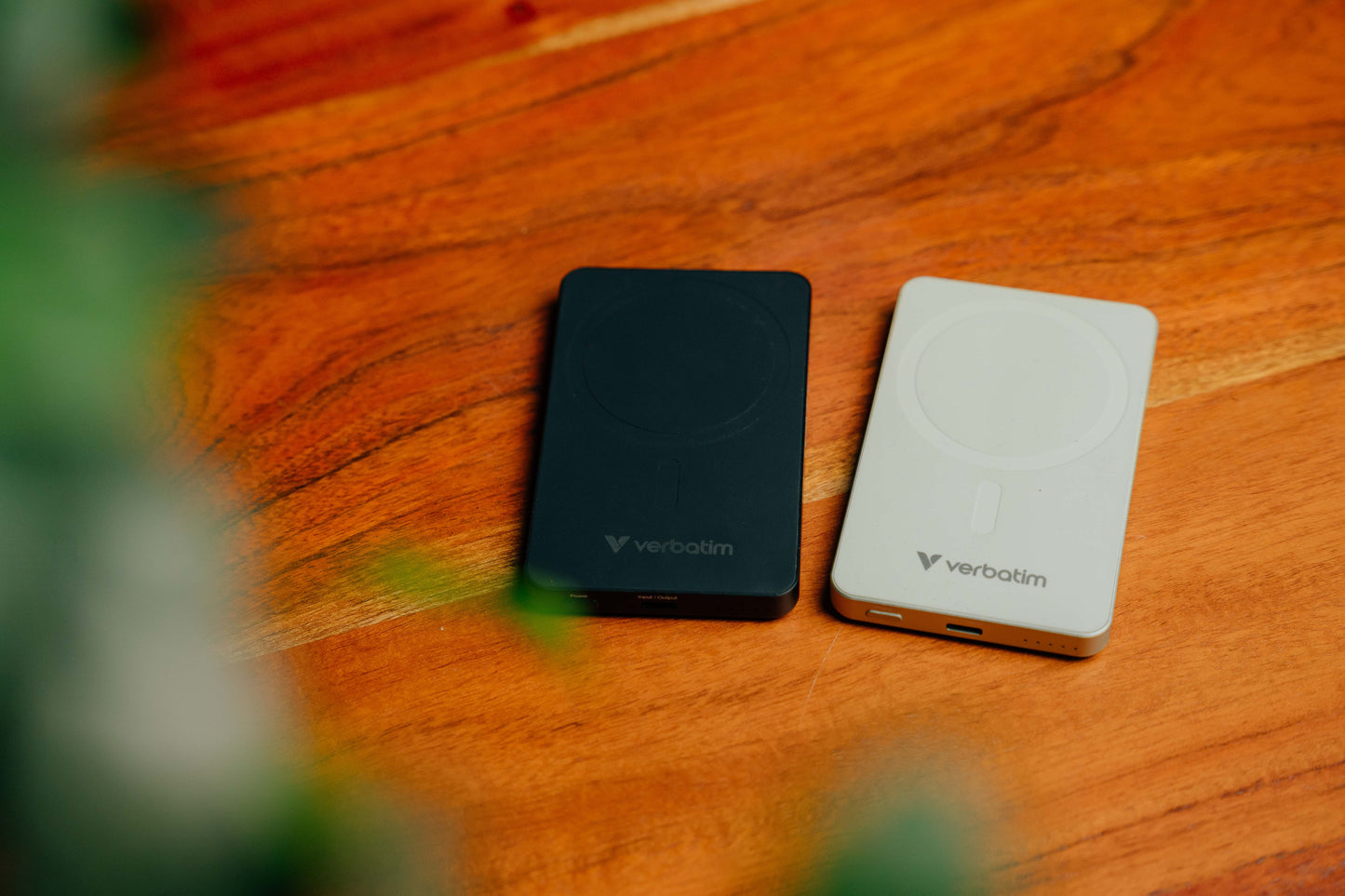 Cargador verbatim Charge and Go Essential Magnética Power Bank Carga Inalámbrica de 5000 mAh Color Negro