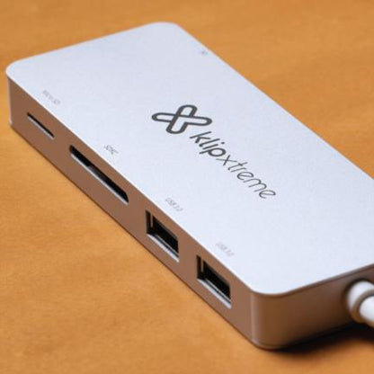 HUB USB Klip Xtreme Tipo C HubPoint KCR-500 Concentrador de 5 puertos 2 USB 3.0  1 tipo C 1 Micro-SD 1 Tarjeta SDXC Color plateado